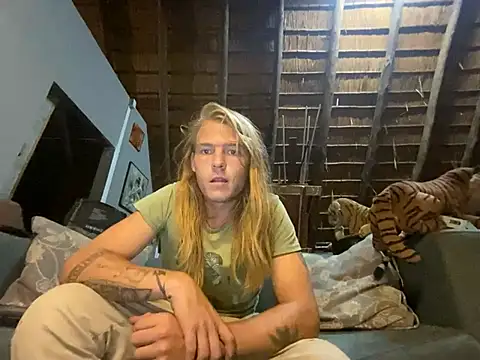 Snapshot of Salted_Playday chatting on February 27, 2:53 am Salted Playday online show from February 27, 2:53 am