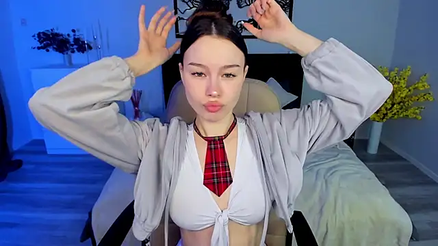 KaitieLove online show from March 12, 5:17 pm