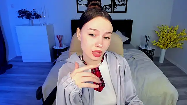 KaitieLove online show from March 12, 8:41 pm