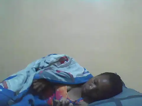 Snapshot of Smillie_prety chatting on March 6, 6:10 am Smillie prety online show from March 6, 6:10 am