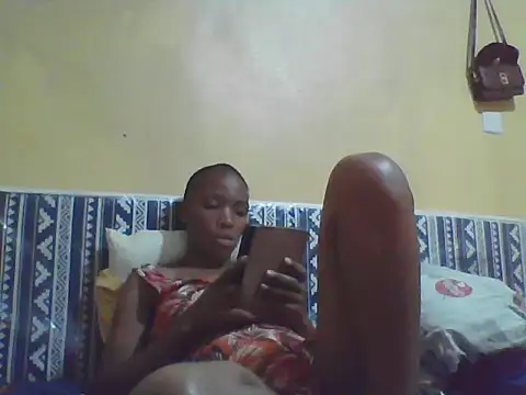 Snapshot of Smillie_prety chatting on March 22, 10:07 am Smillie prety online show from March 22, 10:07 am