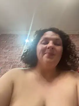 Snapshot of Taisia_W chatting on May 17, 9:06 am Taisia W online show from May 17, 9:06 am