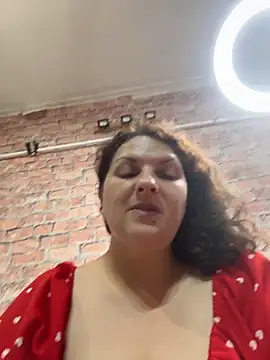 Snapshot of Taisia_W chatting on June 8, 1:28 am Taisia W online show from June 8, 1:28 am