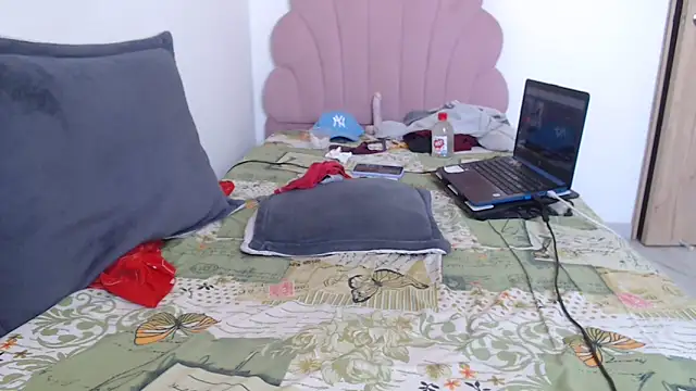 lady hot2xx online show from December 11, 5:26 pm