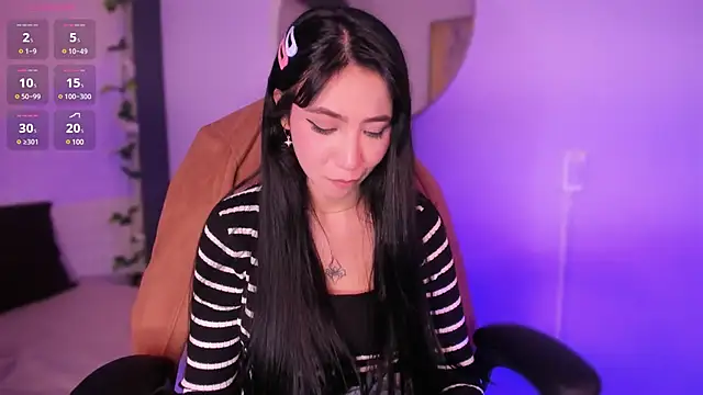 emma woods  online show from December 28, 6:29 pm