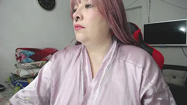 Snapshot of Madyson_ho chatting on June 12, 5:17 am Madyson ho online show from June 12, 5:17 am