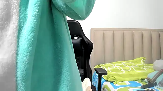 Snapshot of Chloemiller89 chatting on November 26, 11:17 pm Chloemiller89 online show from November 26, 11:17 pm