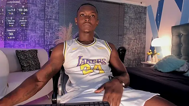 Snapshot of DannSmmith chatting on December 31, 6:27 am DannSmmith online show from December 31, 6:27 am