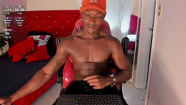 Snapshot of DannSmmith chatting on January 7, 3:35 am DannSmmith online show from January 7, 3:35 am