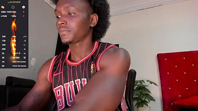 Snapshot of DannSmmith chatting on February 24, 5:31 pm DannSmmith online show from February 24, 5:31 pm