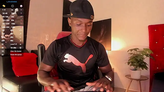 Snapshot of DannSmmith chatting on March 7, 12:45 pm DannSmmith online show from March 7, 12:45 pm