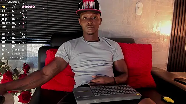 Snapshot of DannSmmith chatting on September 16, 4:35 am DannSmmith online show from September 16, 4:35 am