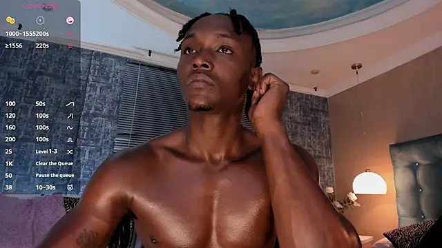 Snapshot of DannSmmith chatting on October 4, 6:11 am DannSmmith online show from October 4, 6:11 am