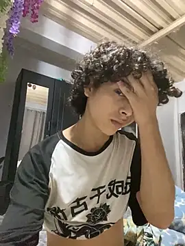 Snapshot of Cherry_boy_18 chatting on February 13, 4:32 am Cherry boy 18 online show from February 13, 4:32 am