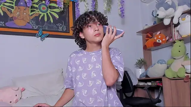 Snapshot of Cherry_boy_18 chatting on February 18, 2:16 am Cherry boy 18 online show from February 18, 2:16 am