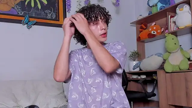 Snapshot of Cherry_boy_18 chatting on February 20, 1:57 am Cherry boy 18 online show from February 20, 1:57 am