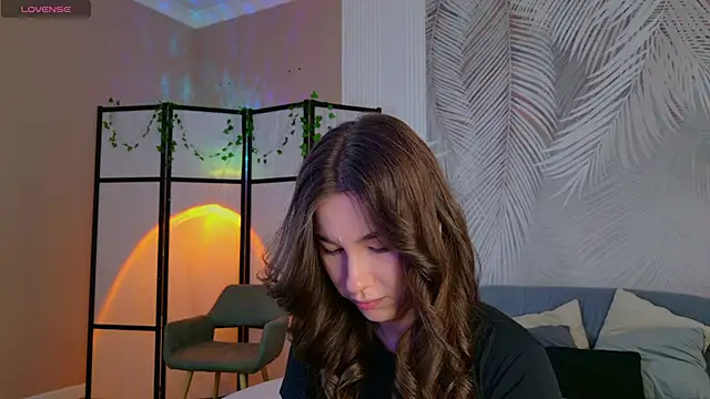 Marie Diaze online show from June 17, 5:10 am