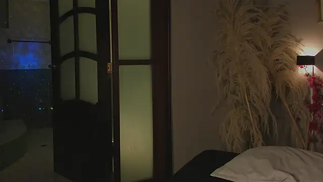 Snapshot of lua_ferch__ chatting on February 6, 12:26 pm lua ferch online show from February 6, 12:26 pm