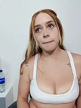 Snapshot of Natalia_Suarez chatting on March 13, 3:02 am Natalia Suarez online show from March 13, 3:02 am