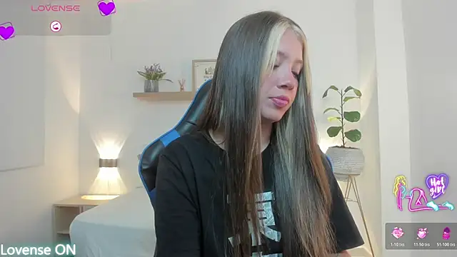 Snapshot of nataly_rodri chatting on April 21, 2:04 am nataly rodri online show from April 21, 2:04 am