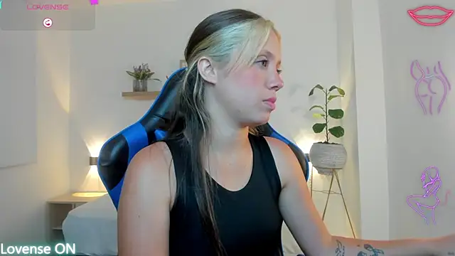 Snapshot of nataly_rodri chatting on April 29, 2:04 am nataly rodri online show from April 29, 2:04 am