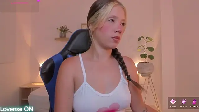 Snapshot of nataly_rodri chatting on May 27, 1:57 am nataly rodri online show from May 27, 1:57 am