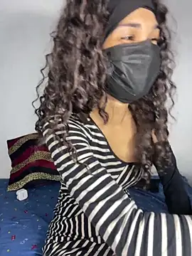 Snapshot of BandySL chatting on December 7, 2:42 am BandySL online show from December 7, 2:42 am