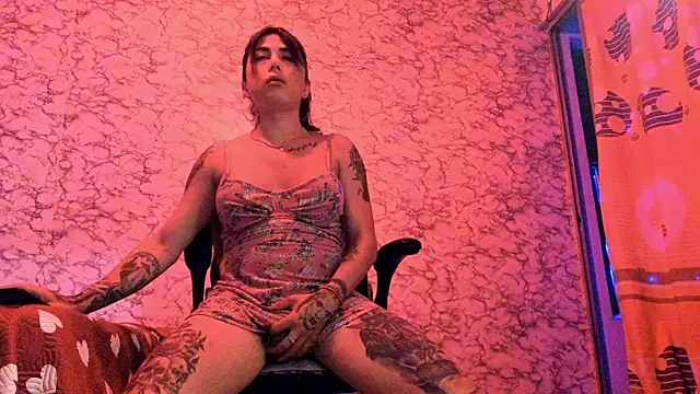 missdirtyhot  online show from December 11, 5:00 am