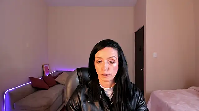 Kristen Garner online show from June 18, 7:29 pm