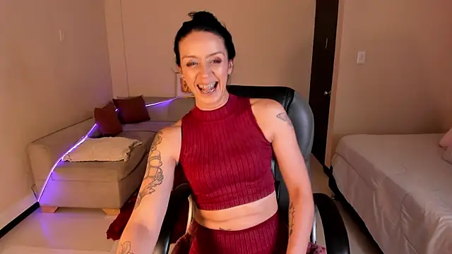Kristen Garner online show from July 21, 7:38 pm