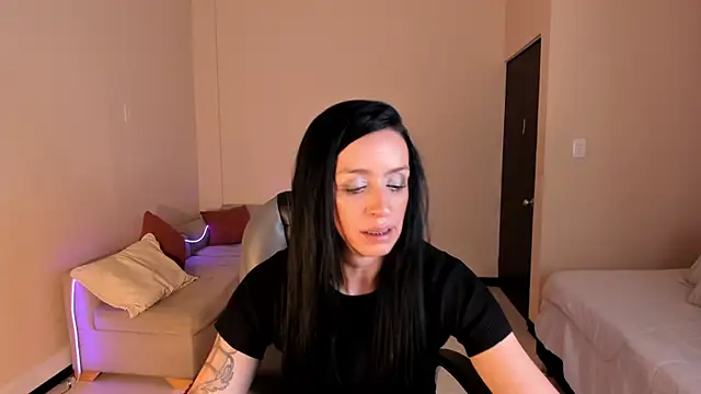 Kristen Garner online show from July 28, 7:26 pm