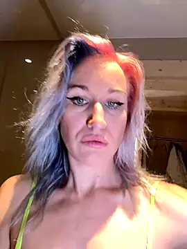 Dina-Light online show from December 4, 9:46 pm