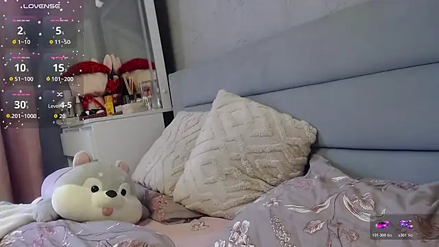 Snapshot of Viktoriiya_bald chatting on October 19, 12:50 pm Viktoriiya bald online show from October 19, 12:50 pm