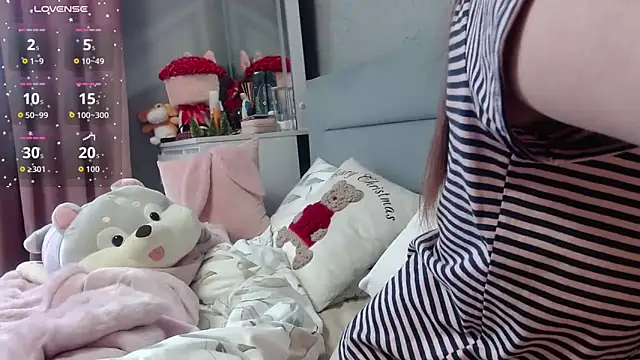 Snapshot of Viktoriiya_bald chatting on December 17, 12:22 pm Viktoriiya bald online show from December 17, 12:22 pm