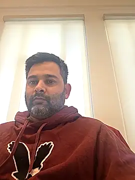 Snapshot of Sakhtlaundaz chatting on February 12, 9:32 pm Sakhtlaundaz online show from February 12, 9:32 pm