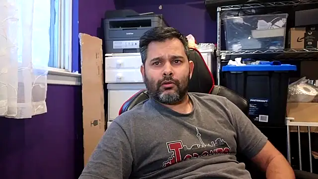 Snapshot of Sakhtlaundaz chatting on February 19, 10:28 pm Sakhtlaundaz online show from February 19, 10:28 pm