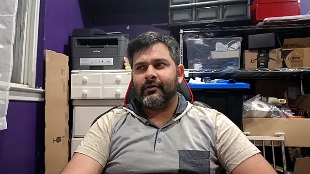 Snapshot of Sakhtlaundaz chatting on February 22, 4:57 am Sakhtlaundaz online show from February 22, 4:57 am