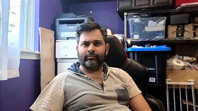 Snapshot of Sakhtlaundaz chatting on February 23, 2:36 pm Sakhtlaundaz online show from February 23, 2:36 pm