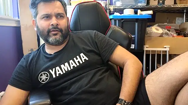 Snapshot of Sakhtlaundaz chatting on March 2, 2:46 pm Sakhtlaundaz online show from March 2, 2:46 pm