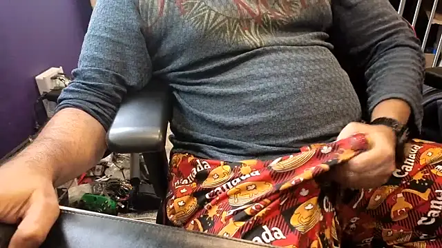 Snapshot of Sakhtlaundaz chatting on March 18, 8:45 pm Sakhtlaundaz online show from March 18, 8:45 pm