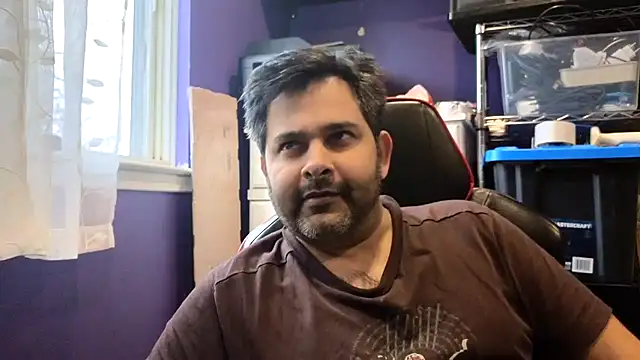 Snapshot of Sakhtlaundaz chatting on March 23, 9:30 pm Sakhtlaundaz online show from March 23, 9:30 pm