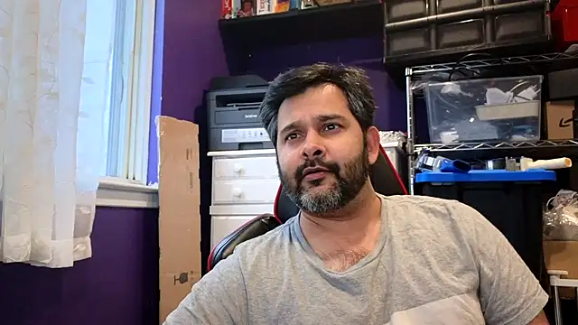 Snapshot of Sakhtlaundaz chatting on April 2, 9:23 pm Sakhtlaundaz online show from April 2, 9:23 pm