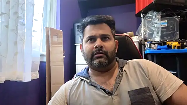 Sakhtlaundaz online show from May 8, 8:58 pm