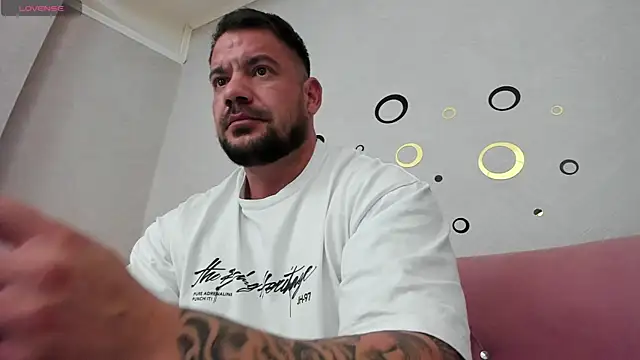 musclemonster31 online show from February 3, 10:00 pm