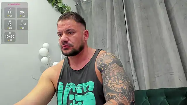musclemonster31 online show from February 21, 5:35 am