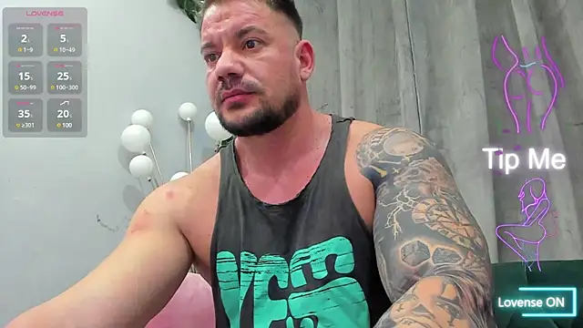 musclemonster31 online show from March 3, 9:05 pm