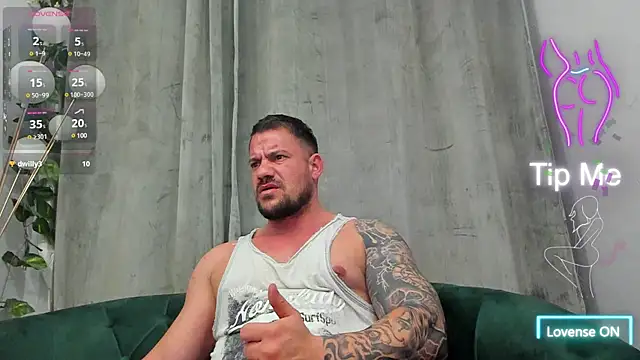 musclemonster31 online show from March 13, 5:00 am