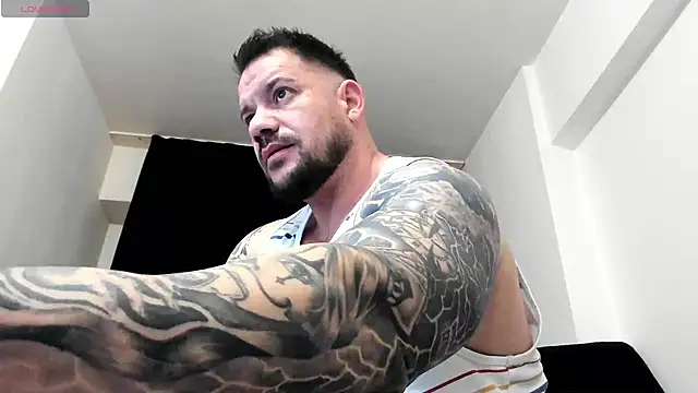 musclemonster31 online show from March 4, 8:20 am