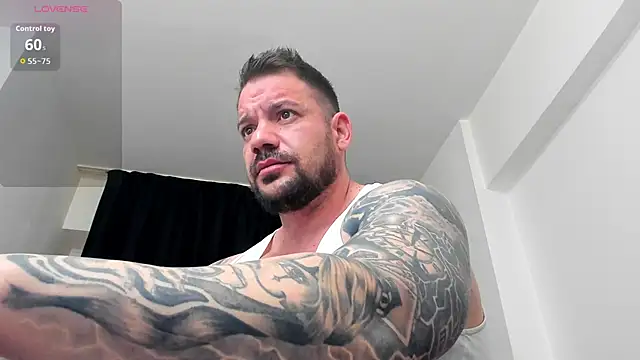 musclemonster31 online show from March 28, 4:45 am