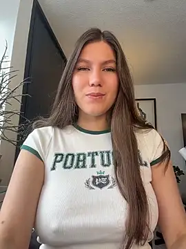 AmelieLaurent  online show from July 5, 4:58 pm